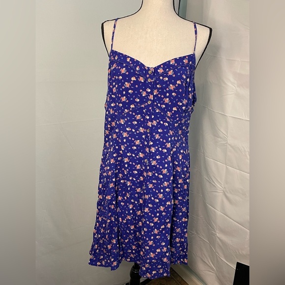 American Eagle Outfitters Dresses & Skirts - American eagle blue floral dress size 16